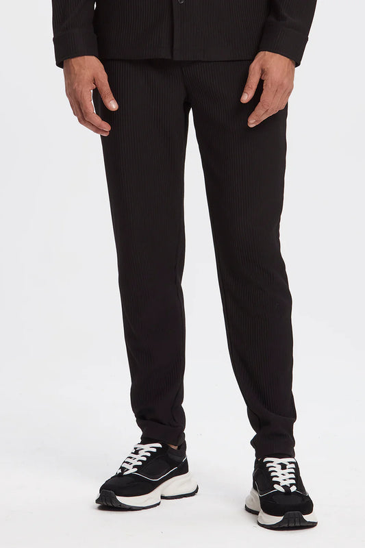 PLEATED TROUSER - BLACK
